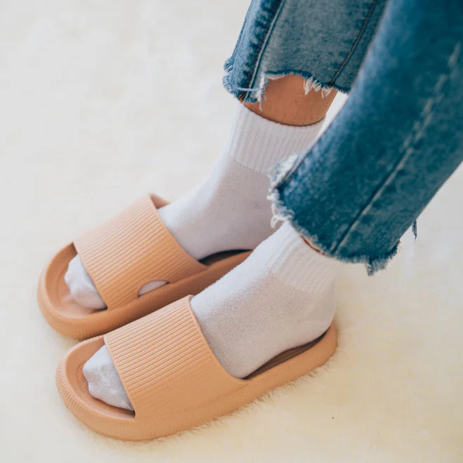 Cloudies™ – Les claquettes super moelleuses